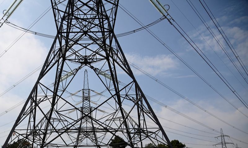UK energy bill help could lower inflation, BoE's Pill says