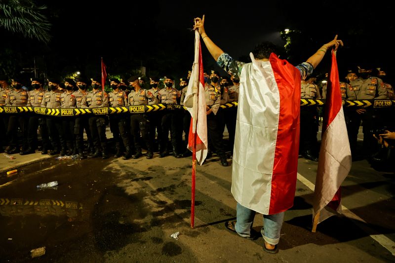 Indonesia to review minimum wage rules after protests over fuel price hike