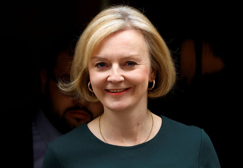 UK government: no spending cuts, no reverse on tax cuts
