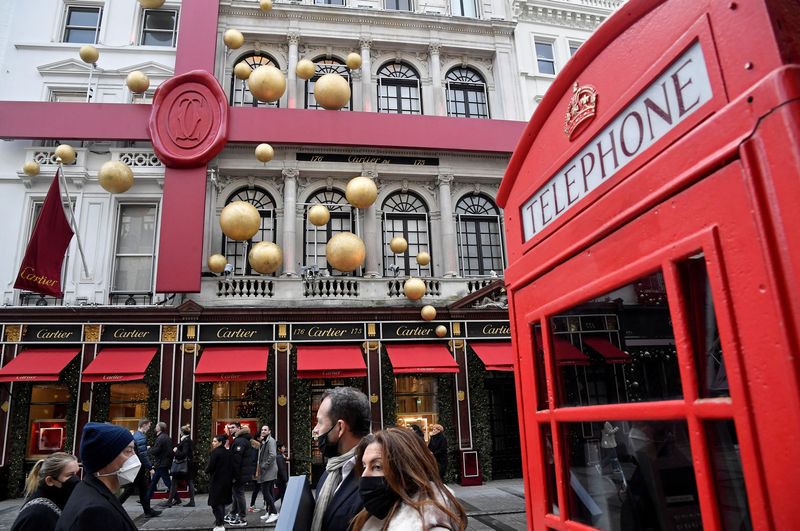 Two-thirds of Britons to cut festive spending this year - Accenture survey