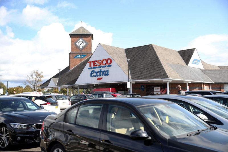 Cash-strapped Britons target 'reduced to clear' food, says Tesco