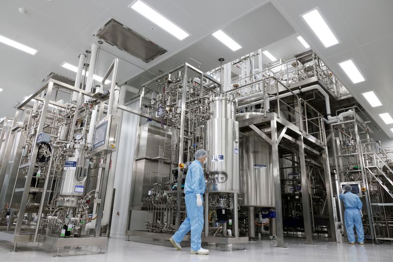 South Korean manufacturers' business sentiment at 2-year low -central bank survey