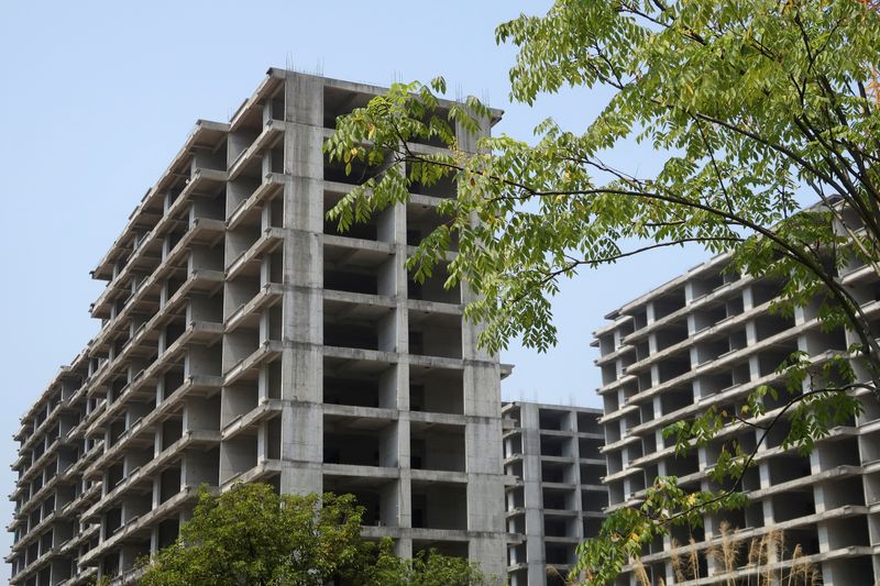 China's bank sector issued 2.64 trillion yuan in real estate development loans in Jan-Oct