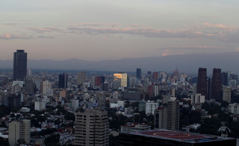 Mexico core inflation higher than expected in early Nov, rate hikes to continue