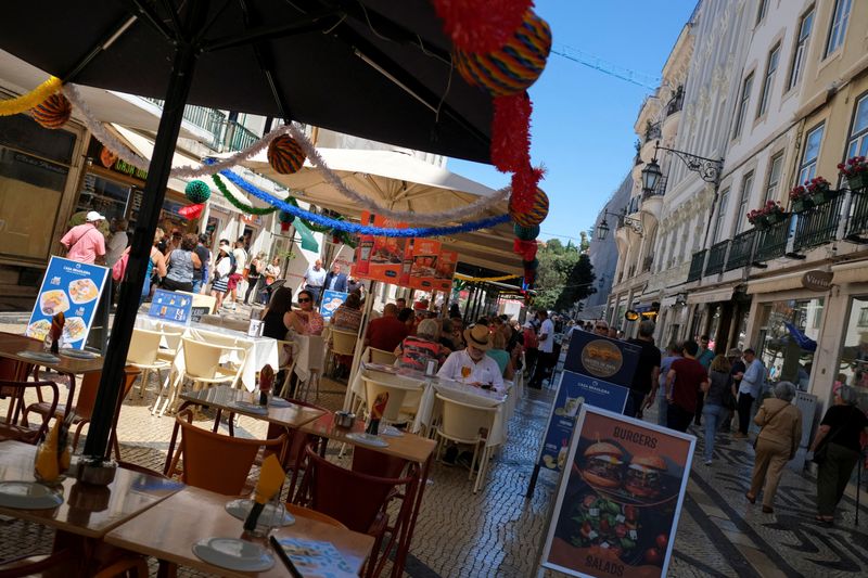 Portugal to give one-off subsidy to poorest families amid soaring inflation