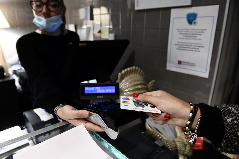 Analysis-Italy's cash payments U-turn is all gain, no pain