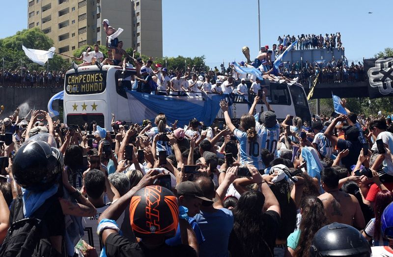 In hangover of World Cup fiesta, Argentina's economic reality bites