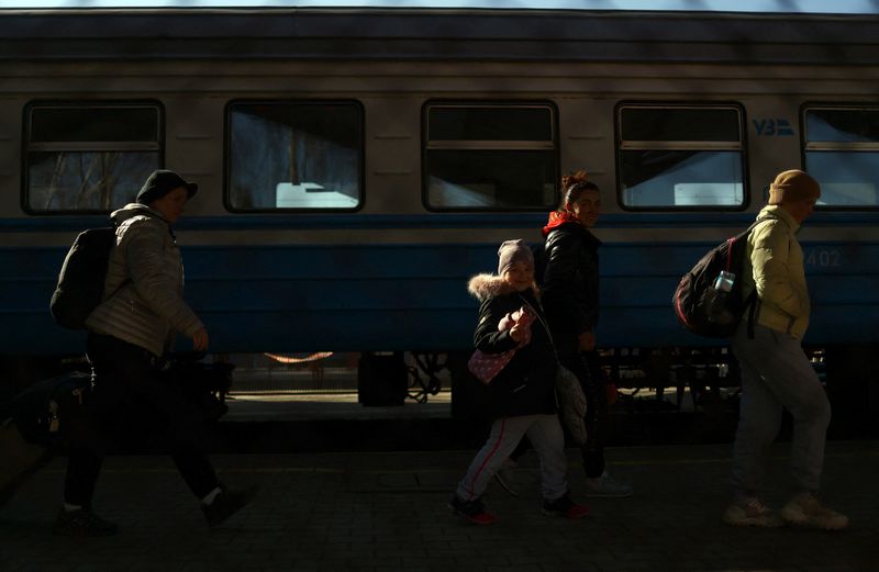 EU to set out job, school, housing plan for Ukraine refugees