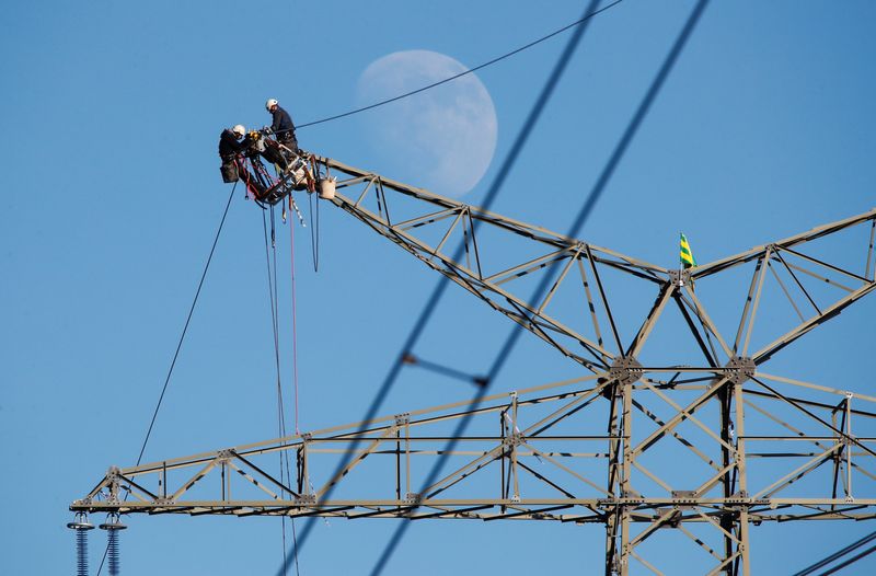 Cheaper petrol, extra cash to help Germans amid soaring energy costs