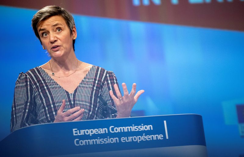 EU lawmakers give thumbs up for lower wholesale roaming fees