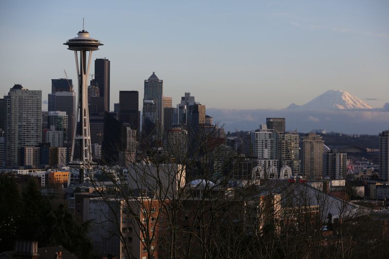 U.S. consumer confidence ticks up in March