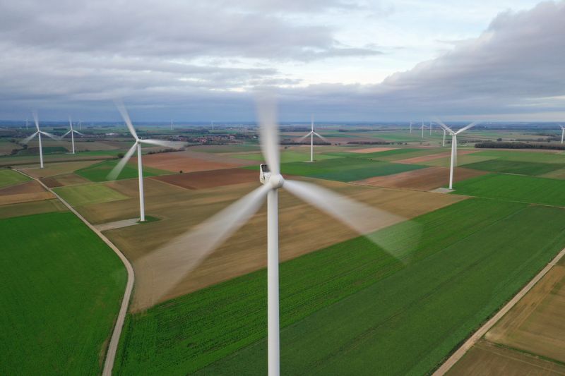 European Commission analysing higher 45% renewable energy target for 2030