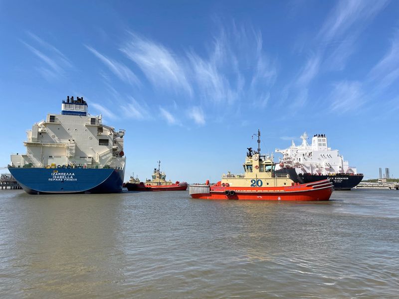 Rising calls for U.S. LNG revive stalled export projects, but at higher costs
