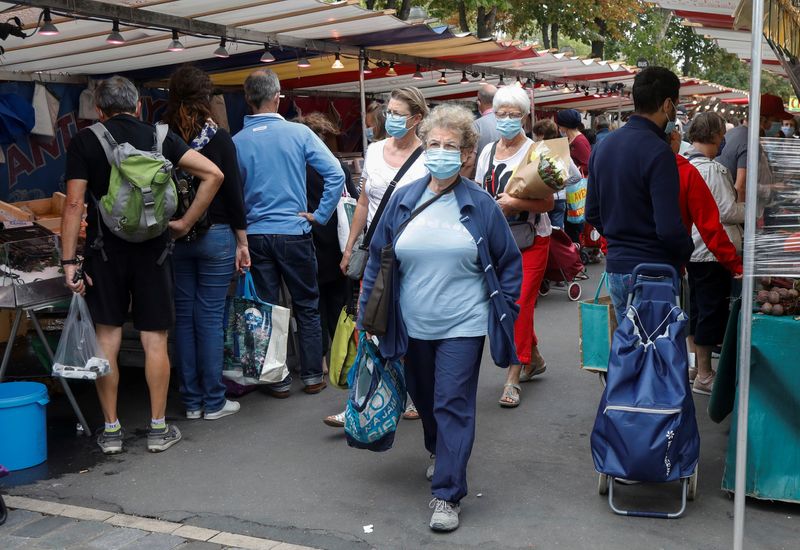 French consumer confidence weaker than expected in April