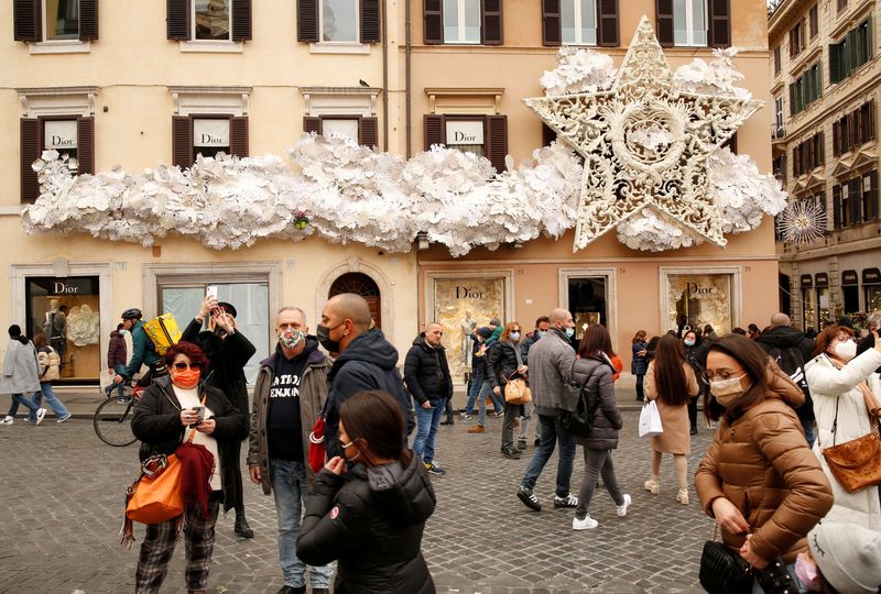 Italy business and consumer morale rise in May but manufacturing still downbeat