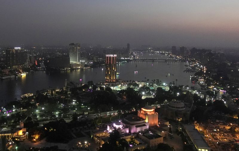 Egypt private sector activity continues to shrink in December -PMI
