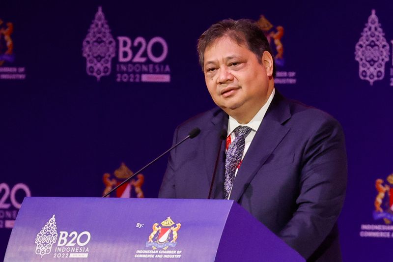 Indonesia formulates incentives to keep FX earnings onshore - minister