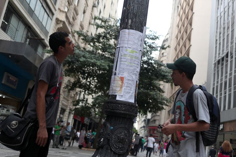 Brazil creates 2 million net formal jobs in 2022, down 26.6%