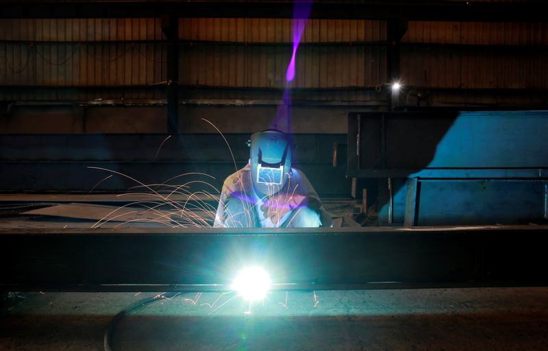India's industrial output rose 4.3% y/y in December