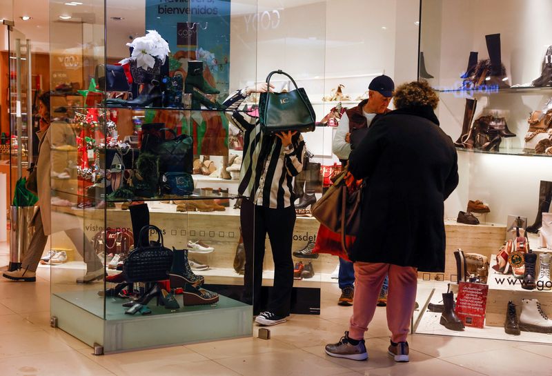 Spain's inflation resumes upward trend, rises to 6.1% in February