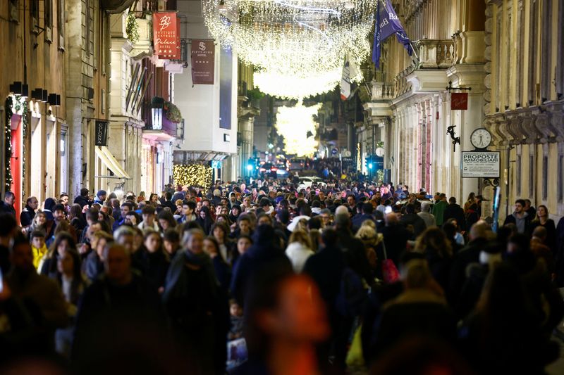 Italian businesses more upbeat about economy-central bank survey