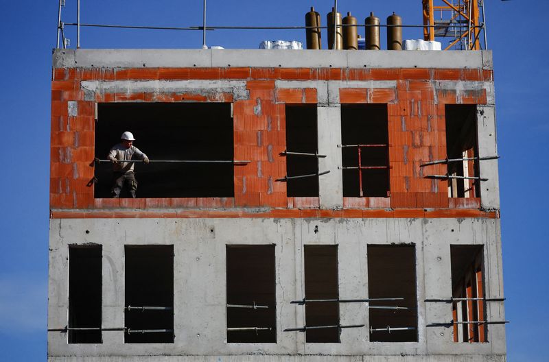 French central bank nudges up Q1 economic growth forecast to around 0.2%