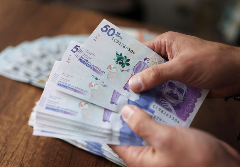 Colombian green, benchmark bonds likely this year -finance minister