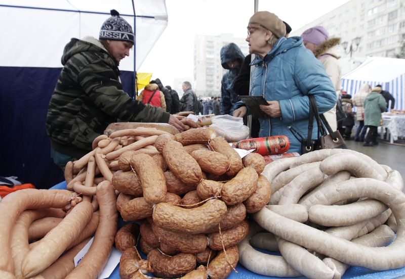 Russia's weekly consumer prices rise as central bank rate decision looms