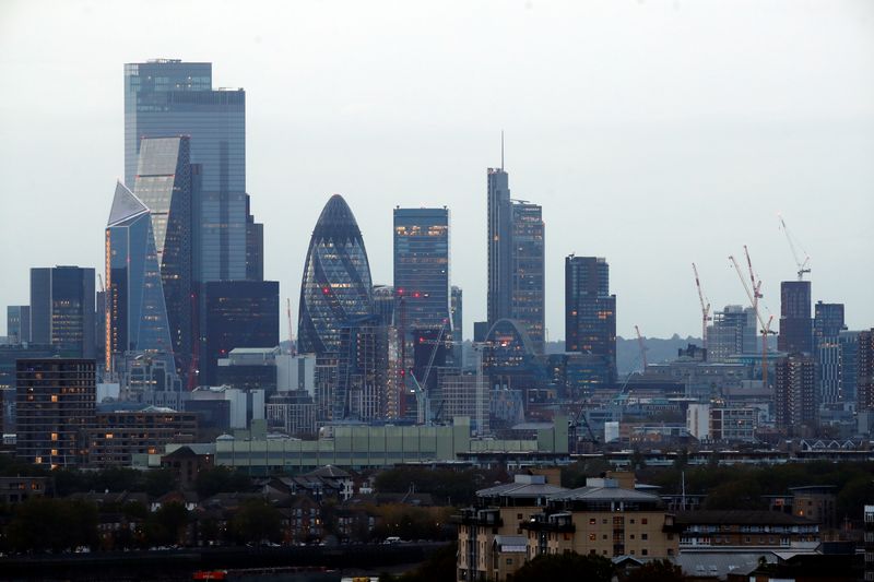 Higher interest rates depress UK commercial property, survey finds