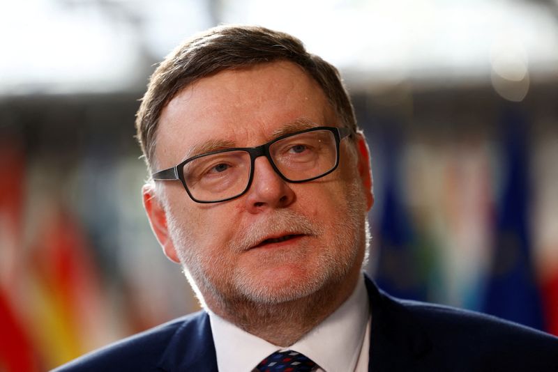 Czech government approves bill to tax multinationals