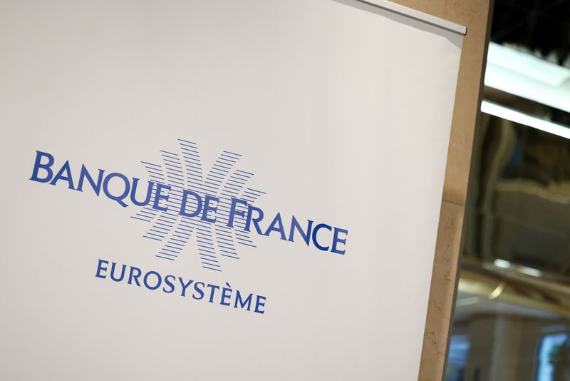 France on course for 0.1-0.2% growth in third quarter - central bank