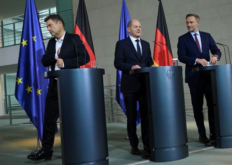 German court deals 60 billion euro budget blow to Scholz government