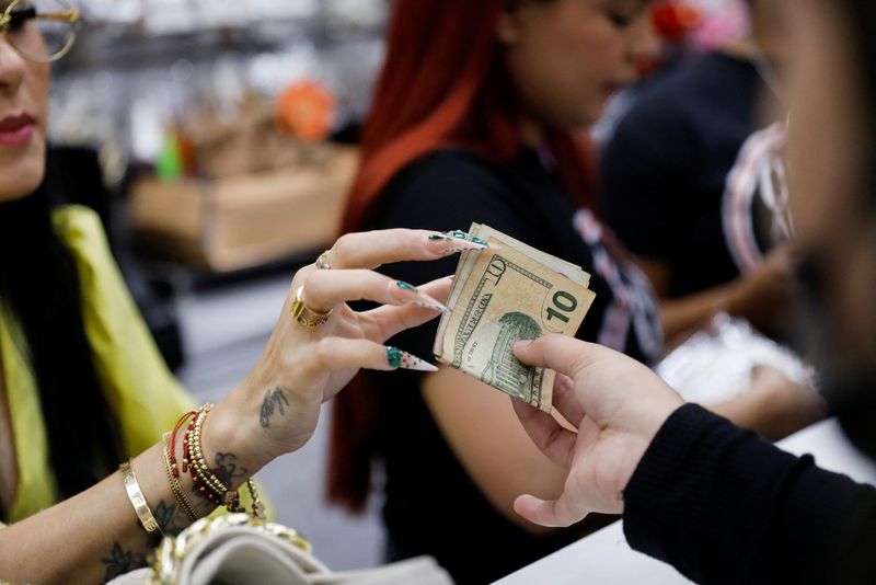 Venezuela's 2023 inflation hit nearly 190%, but December prices barely ticked up