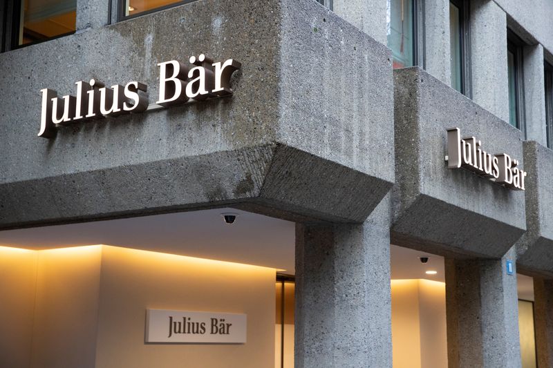 Julius Baer sells Fransad business to management