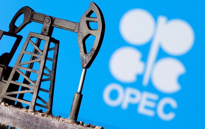U.S. oil busts through $90/bbl for first time since 2014