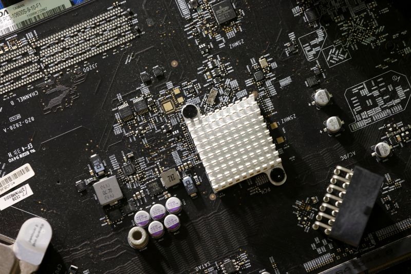 White House tells chip industry to brace for Russian supply disruptions