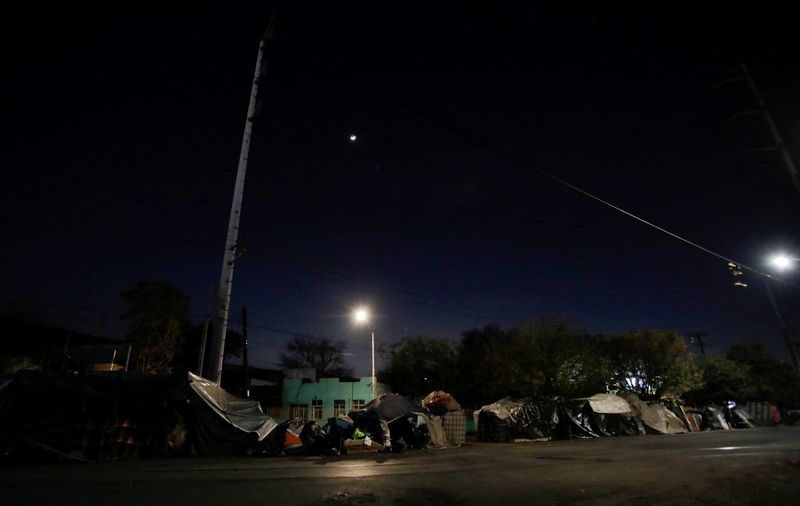 U.N. official urges Mexico to find alternatives to migrant detention or asylum