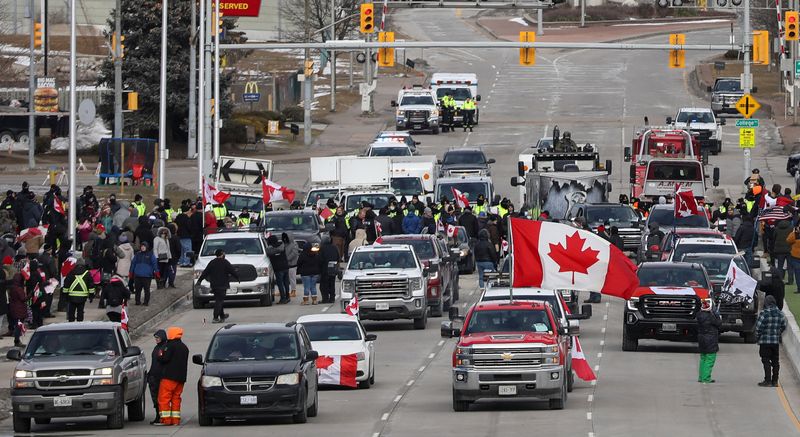 Canada police in standoff with protesters blocking bridge to U.S.