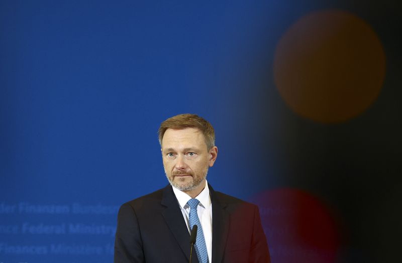 Germany must support Ukraine without endangering its own security - minister