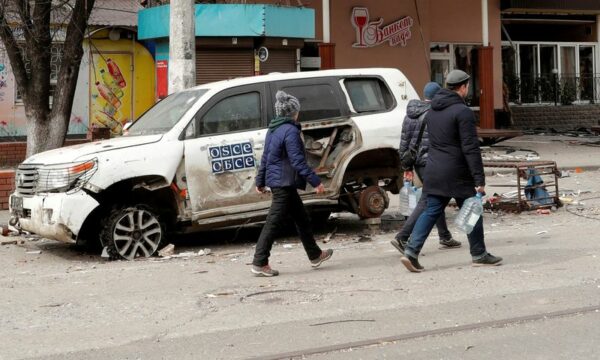 OSCE tries to secure release of staff held in eastern Ukraine