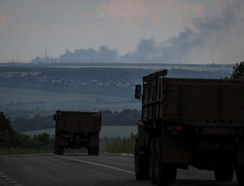 Russia destroys bridge over Ukrainian river, cutting escape route