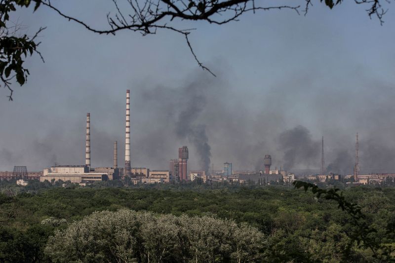 Amid fierce fighting, Russian forces cut last Sievierodonetsk escape route