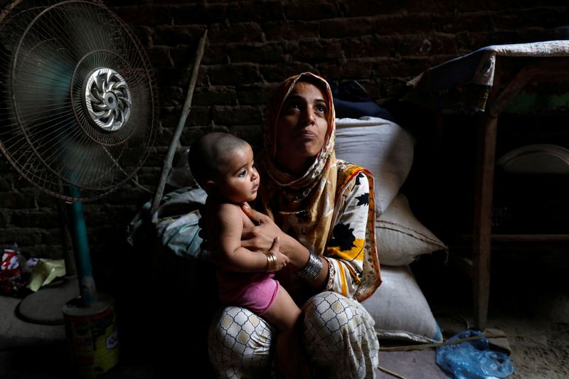 In hottest city on Earth, mothers bear brunt of climate change