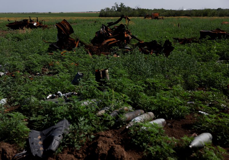 Analysis-Ukrainian dreams of retaking Kherson hinge on Western weapons