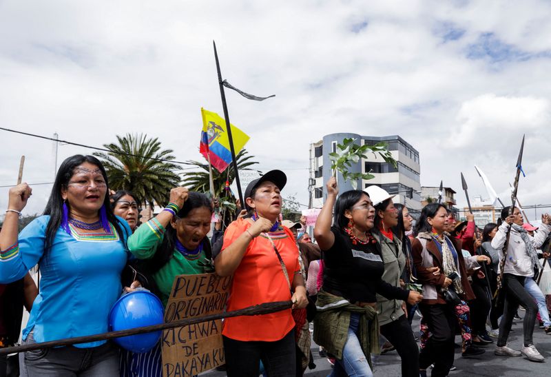 Ecuador government, indigenous leaders hold first talks amid protests