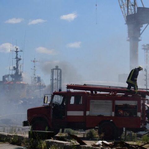 Russian missiles hit ukraine port; kyiv says it is still preparing grain exports - photo licensed by shore news network.