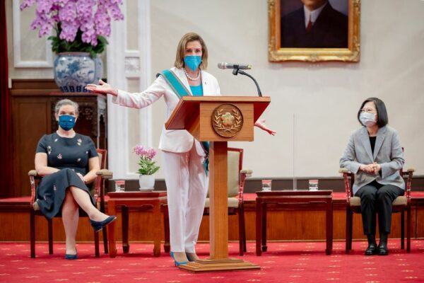 Bookstore owner to ask Pelosi to help Hong Kongers at Taipei meeting