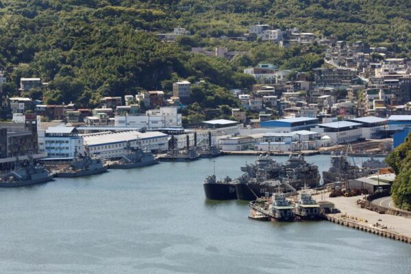 Chinese and taiwanese warships eye each other as drills due to end