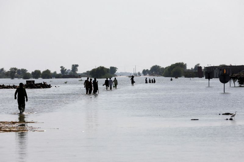 Aid groups warn of growing plight in flood-hit Pakistan