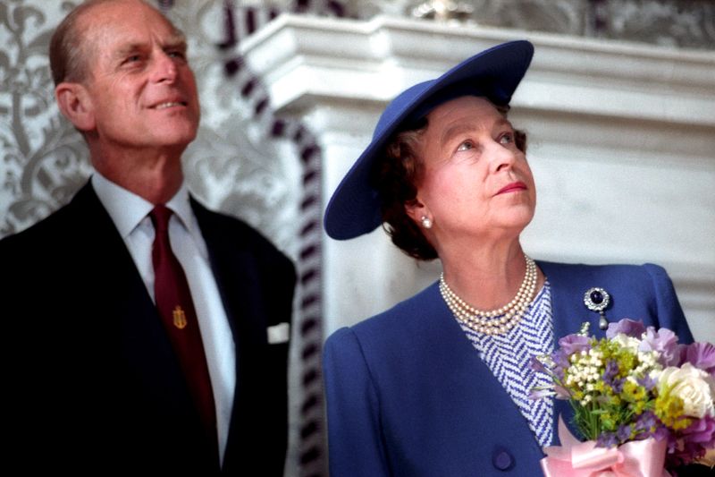 Queen Elizabeth dies at 96, ending an era for Britain